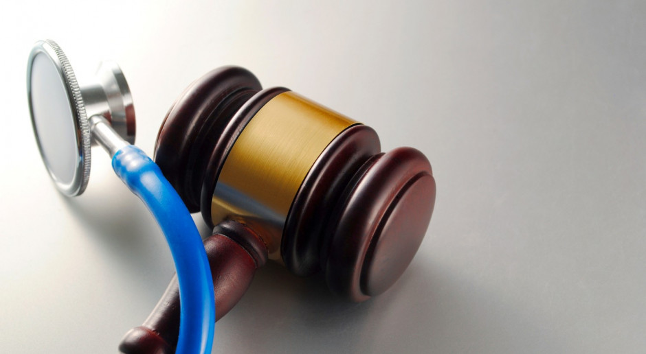 Łódź: przed sądem za wyłudzanie zasiłków i łapówki dla lekarza