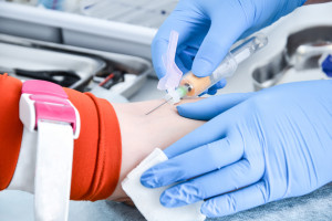 Pracodawca zażąda badania krwi i moczu. Ministerstwo Zdrowia pokazało nowe przepisy