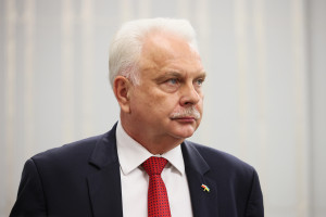 Wiceminister Kraska: będą dostępne tzw. testy potrójne - diagnozujące COVID, grypę i RSV