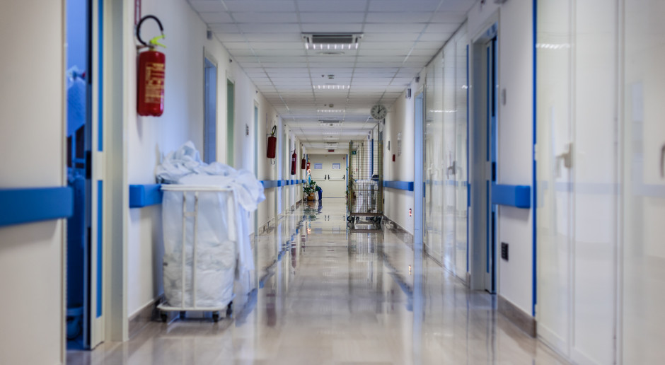 Szpital wojewódzki wprowadza częściowy zakaz odwiedzin. Powodem fala zachorowań m.in. na grypę. Zdj. ilustracyjne Fot. Shutterstock Szpital wojewódzki wprowadza częściowy zakaz odwiedzin. Powodem m.in. szalejąca grypa