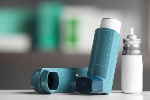 "Nowe" leki, których może brakować w aptekach: na łuszczycę, astmę i przeciwbólowe