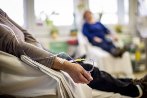 Chemioterapia w szpitalach: NFZ zmieni przepisy. Zbiera uwagi i opinie