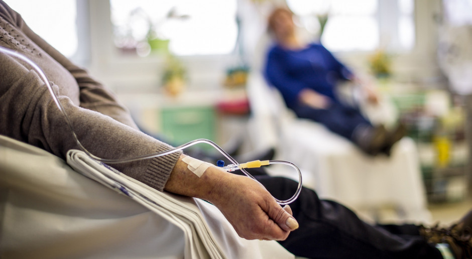 Chemioterapia w szpitalach: NFZ zmieni przepisy. Zbiera uwagi i opinie