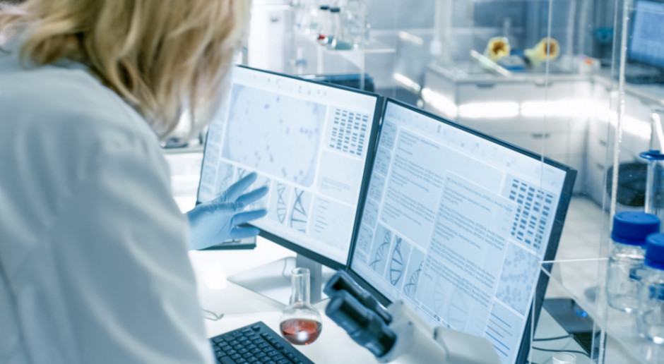 86 spośród 116 ankietowanych szpitali inwestuje w nowe technologie. Fot. Shutterstock Robotyzacja procesów to zysk dla szpitali. Problem to błędy na etapie wdrożeń. Nowy raport