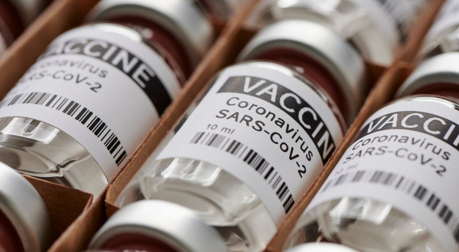 Zbędne szczepionki zalegają w magazynach w całej Europie. "DGP": Zutylizowany COVID-19
