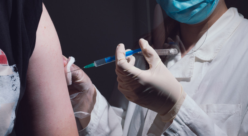 Polska wśród krajów o najmniejszej akceptacji szczepień przeciw COVID-19. Za nami tylko trzy