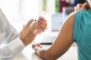 Szczepienia przeciwko HPV. Ekspert: opinia AOTMiT uproszczona i oparta na błędnych założeniach