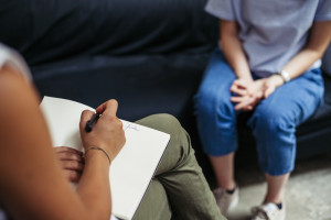 Psychoterapia po zmianach niepokoi posłów. Wiceminister: moduły kształcenia będą dookreślone