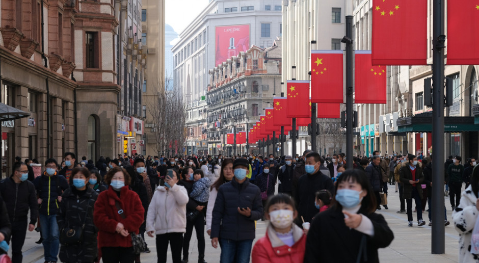 Chiny. Eksperci: fala pandemii koronawirusa osiągnęła szczyt. "Nawet 36 tys. zgonów dziennie"