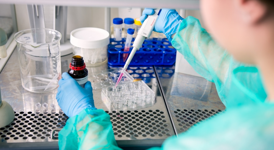 Rusza badanie kliniczne dla chorych na raka kory nadnerczy. Instytut Onkologii szuka 24 pacjentów Rusza badanie kliniczne dla chorych na raka kory nadnerczy. Instytut Onkologii szuka 24 pacjentów
