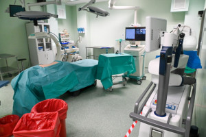 Robot neurochirurgiczny trafił do szpitala klinicznego nr 1 Pomorskiego Uniwersytetu Medycznego w Szczecinie