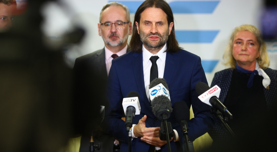 Wiceminister Piotr Bromber. Fot. PAP/Szymon Łabiński MZ: liczba lekarzy i dentystów wykonujących zawód zwiększyła się od 2015 r. o ponad 24 tys.
