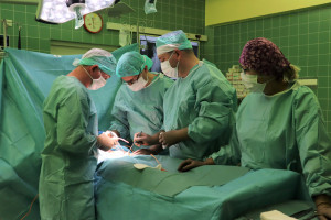 Ortopedzi z Opola rozszerzyli zakres operacji o unikatowe zabiegi u pacjentów po wypadkach