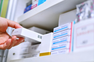 Ważny lek wycofany ze sprzedaży. Wykryto w nim cząstki stali nierdzewnej. Wydano Rapid Alert