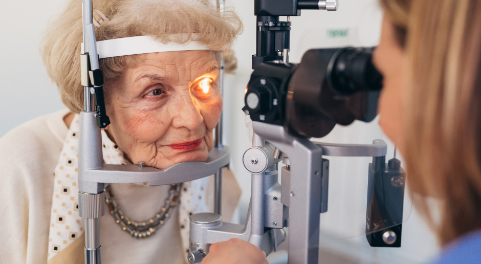 Badania wzroku dla osób z cukrzycą. W trasę ruszy "okobus"