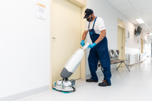 Jak zarządzać usługą utrzymania czystości i higieny w szpitalu?