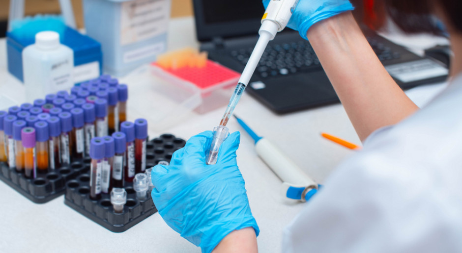 Diagności laboratoryjni na razie nie mają podwyższonej składki członkowskiej. Fot. Shutterstock Składka dla diagnostów laboratoryjnych na razie bez zmian. Podwyżka najwcześniej od lipca