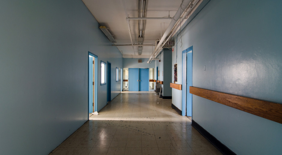 Zdjęcie ilustracyjne. Fot. AdobeStock Gdańsk: Pracownik szpitala psychiatrycznego odsunięty od obowiązków; w tle atak na pacjenta