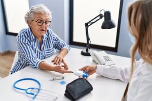 Lek na cukrzycę a ryzyko demencji. Nowe ustalenia naukowców
