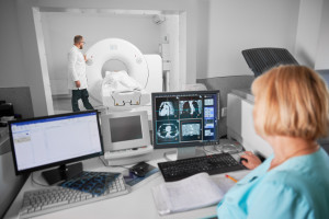 NFZ rozlicza znieczulenie całkowite dożylne do badań tomografii komputerowej oraz rezonansu magnetycznego