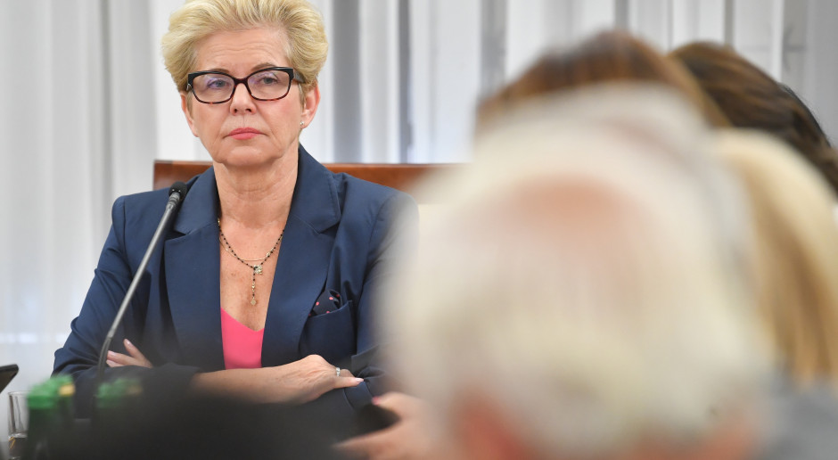 Senacka Komisja Zdrowia odrzuciła projekt ustawy o jakości Fot. PAP/Radek Pietruszka Senacka Komisja Zdrowia przeciwna ustawie o jakości. Projekt odrzucony w całości