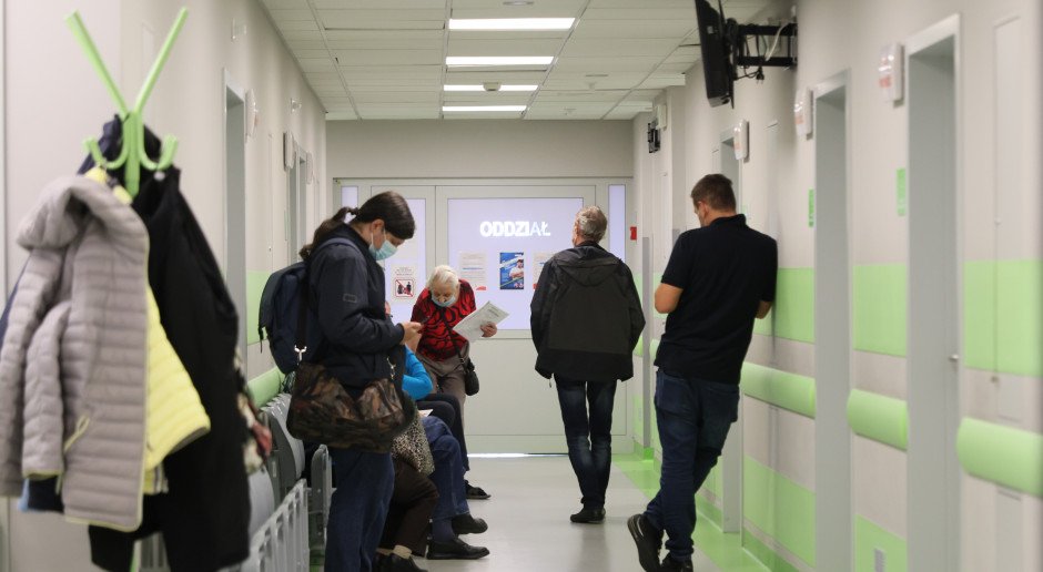 Obecnie system ochrony zdrowia w Polsce nie jest pacjento-centryczny Fot. PAP/Leszek Szymański Nie mamy systemu opieki zdrowotnej. Mamy labirynt dla pacjenta