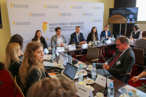 Rada Dzieci i Młodzieży RP apeluje: trzeba zwiększyć dostępność do pomocy psychologicznej