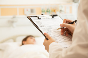 NIL: wprowadzić normy zatrudnienia lekarzy w przeliczeniu na szpitalne łóżka