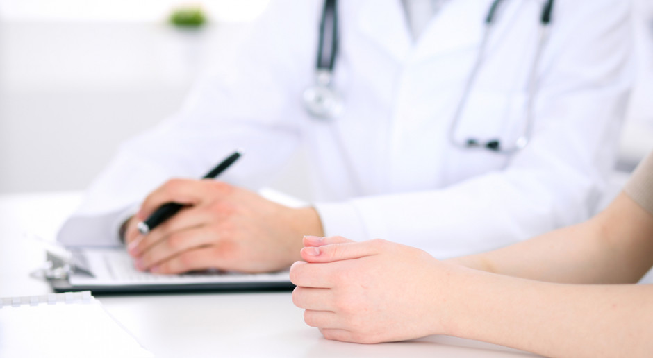 Lekarz odmówił pacjentowi wykonania zabiegu urologicznego. Fot. Shutterstock Kalisz: Pacjent miał szkalować w internecie lekarza, ten odmówił wykonania zabiegu