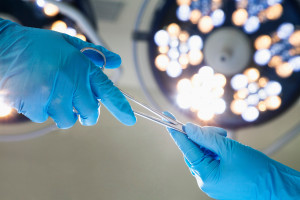 Prenatalna operacja rozszczepu kręgosłupa techniką fetoskopową w asyście laparotomii w UCZKiN