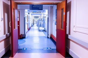 W. Brytania: tysiące przypadków przemocy seksualnej w szpitalach i przychodniach
