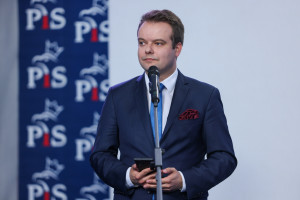 Rzecznik PiS o proteście pielęgniarek i położnych: problem powinien być rozwiązany na poziomie szpitali