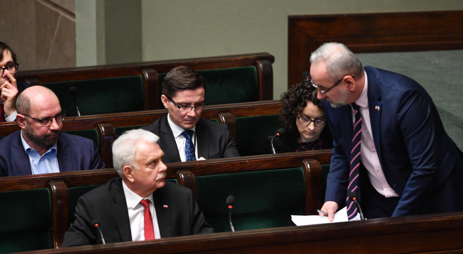 Koniec kadencji za pasem, a ustawy o zdrowiu wciąż w Sejmie. Trwa walka z czasem