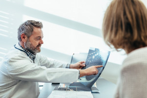 Lekarz z przychodni POZ skonsultuje pacjenta ze specjalistą bez kolejki. Zleci też konsultacje z diabetologiem