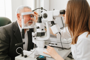 Polski zespół ekspertów opracowuje metodę precyzyjnego obrazowania oka