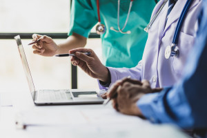Opublikowano projekt rozporządzenia MZ o regulaminie Naczelnej Komisji Bioetycznej