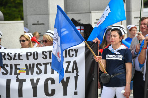 Pielęgniarki do Kaczyńskiego: ustawa wywołała olbrzymi konflikt w naszym środowisku
