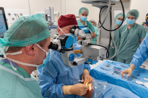 Innowacyjna operacja wzroku w WIM. Dobę po operacji pacjent zaczynał rozpoznawać przedmioty