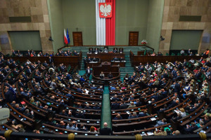 Sejm uchwalił ustawę refundacyjną z poprawkami dotyczącymi farmaceutów