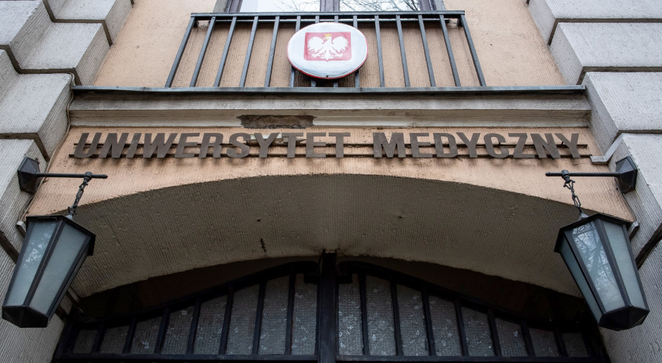 Rektorat Uniwersytetu Medycznego w Łodzi Fot. PAP/Grzegorz Michałowski Uniwersytet Medyczny w Łodzi podsumował rekrutację. Nawet 17 kandydatów na jedno miejsce
