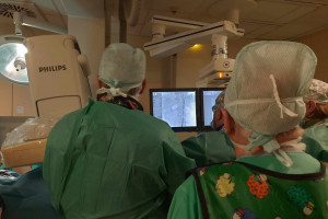 Nowatorski zabieg uszczelnienia tętniaka aorty brzusznej w szpitalu w Krakowie