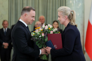 Od dziś Katarzyna Sójka oficjalnie ministrem zdrowia. "Bardzo się cieszę, że jest pani zwykłym lekarzem"