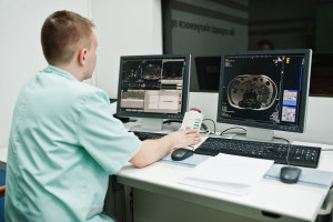 Rządowa chmura obliczeniowa nie dla szpitali? "Priorytetem są inne systemy administracji"