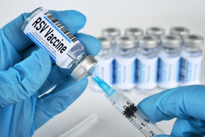 Pierwsza na świecie szczepionka przeciw wirusowi RSV już dostępna w Polsce
