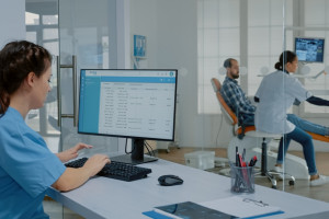 Szpitale inwestują pieniądze z dotacji w cyberbezpieczeństwo. Ekspert mówi, jak to wygląda w praktyce