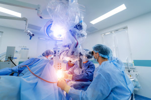 Pierwszy przeszczep całej wątroby przy wykorzystaniu robota chirurgicznego