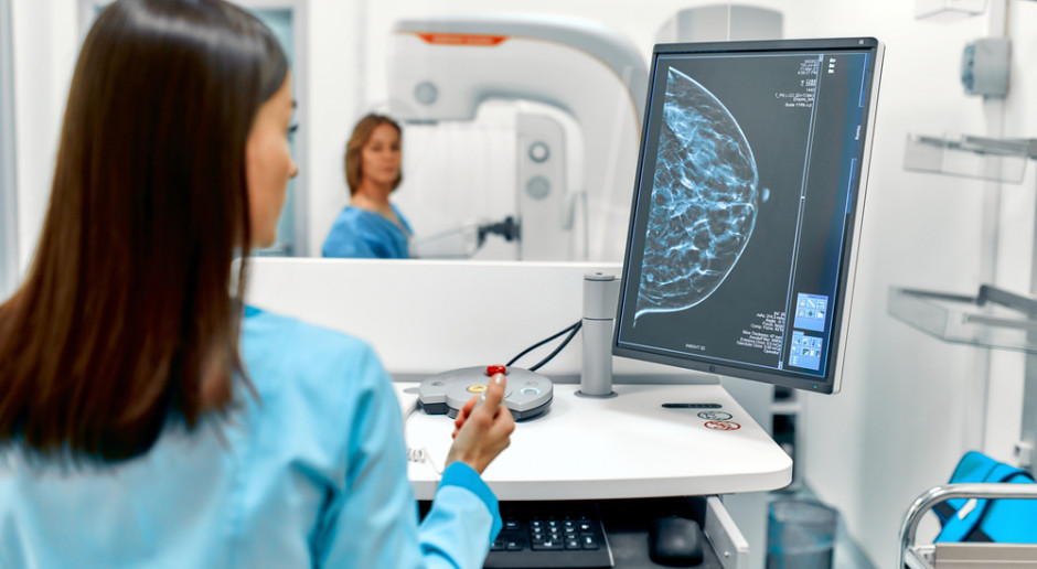Nowoczesny mammograf wart ponad 1 mln zł już bada pacjentki. Optymalizuje promieniowanie