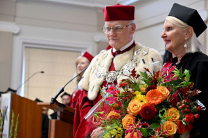 Prof. Maria Siemionow z tytułem doktora honoris causa Uniwersytetu Jana Kochanowskiego