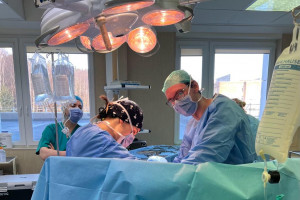 Lekarze przeszczepili jednego dnia aż 16 narząd&oacute;w. Rekord transplantacji w UCK WUM