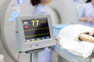 Wykonujemy nawet 4-krotnie mniej badań PET niż Francja i Niemcy. Nieaktualne wskazania i limity NFZ